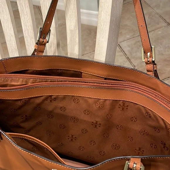 Tory Burch🧡 - Picture 2 of 4